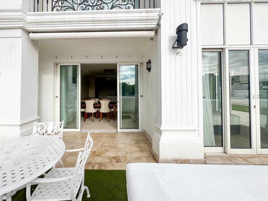2 Bedroom Property for Sale in Sea Point Western Cape
